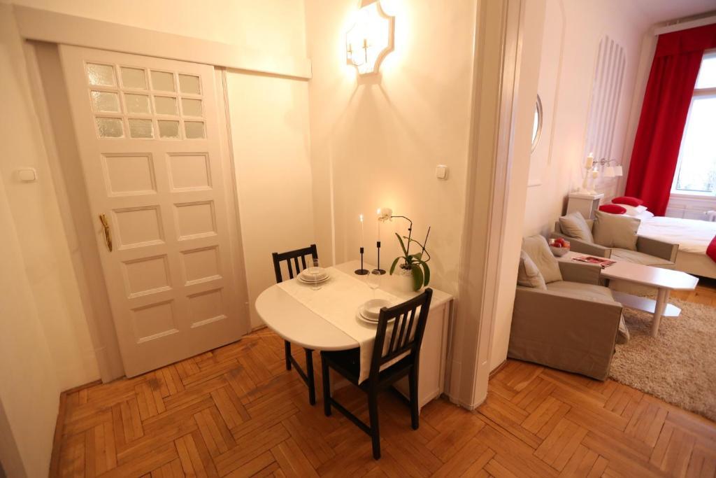 D.Five Classic Luxury Apartment Budapeste Quarto foto